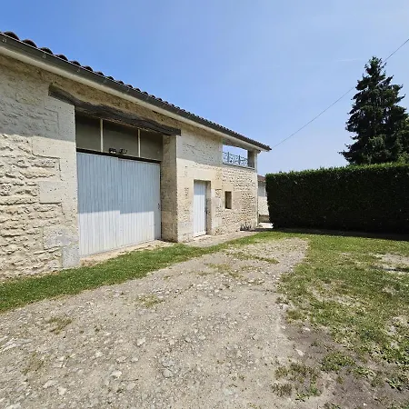 Casa de Férias Le Creux Du Loup La Couronne (Charente)