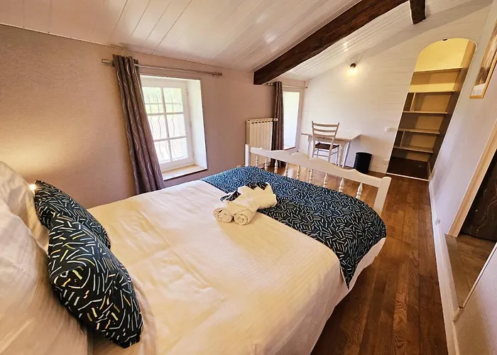 Le Creux Du Loup * La Couronne (Charente)